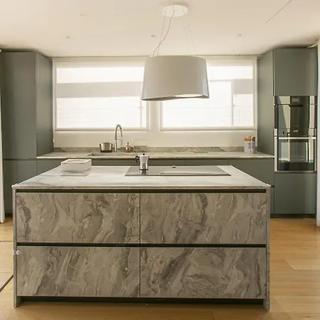 Luxe Vatican Penthouse شقة *