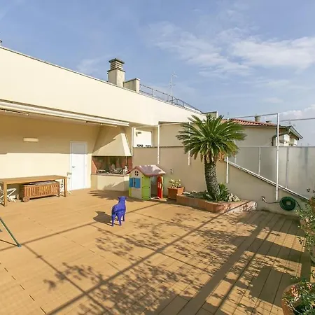 Luxe Vatican Penthouse شقة *